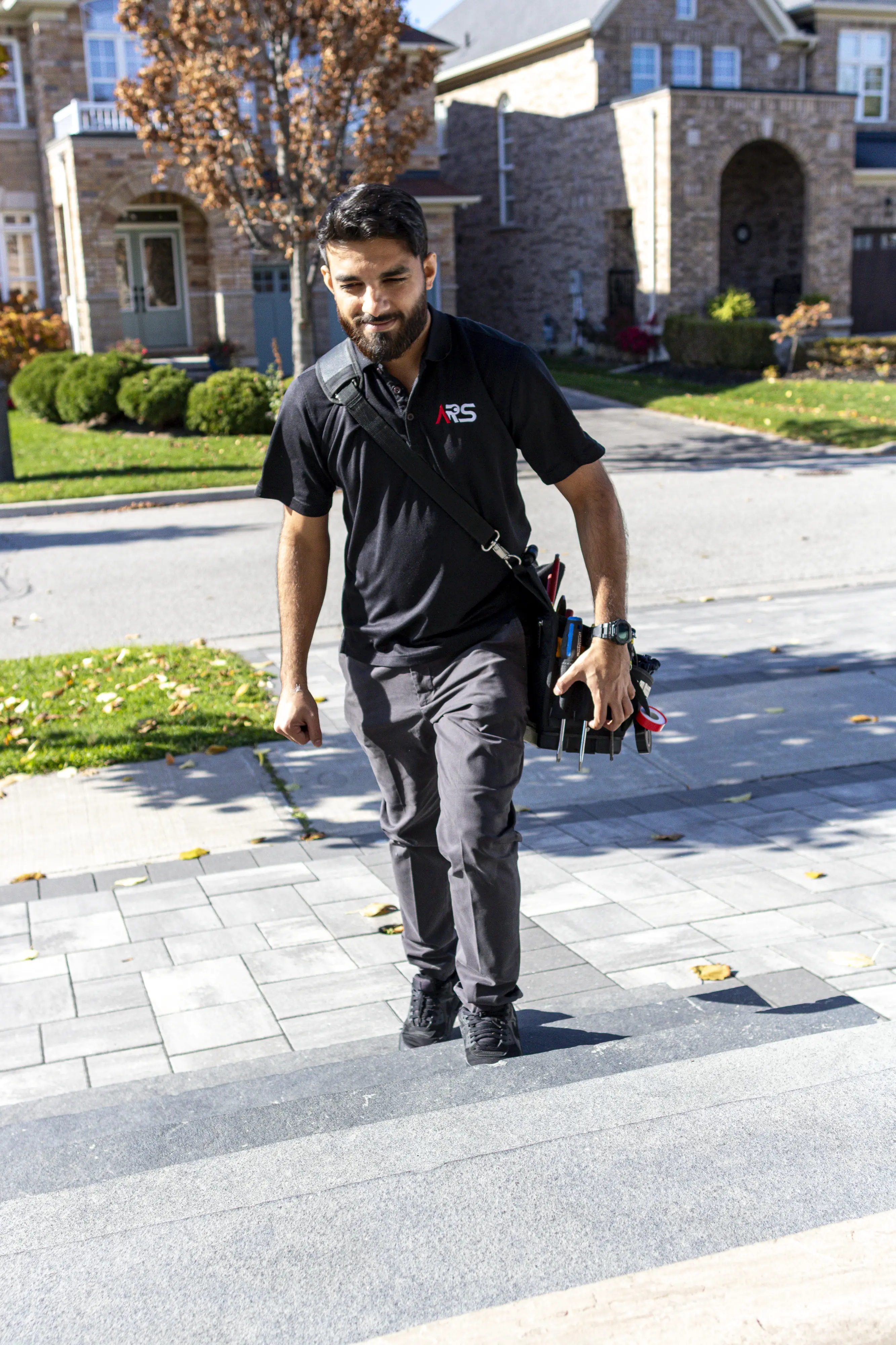 Appliance Repair Technician Arriving Home Service Ontario Appliance Repair Technician Arriving Home Service Ontario