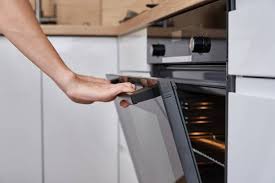 How to Temporarily Fix the Seal on an Oven Door